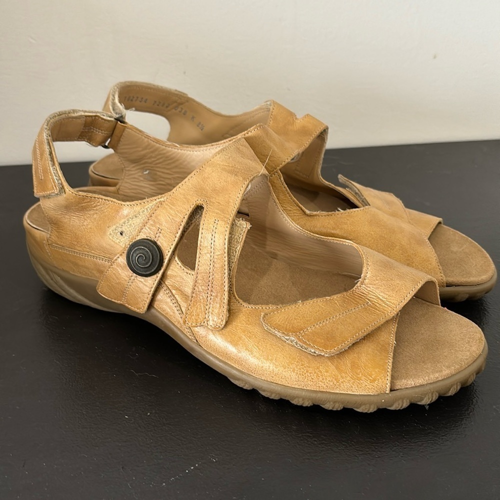 Durea strap sandals